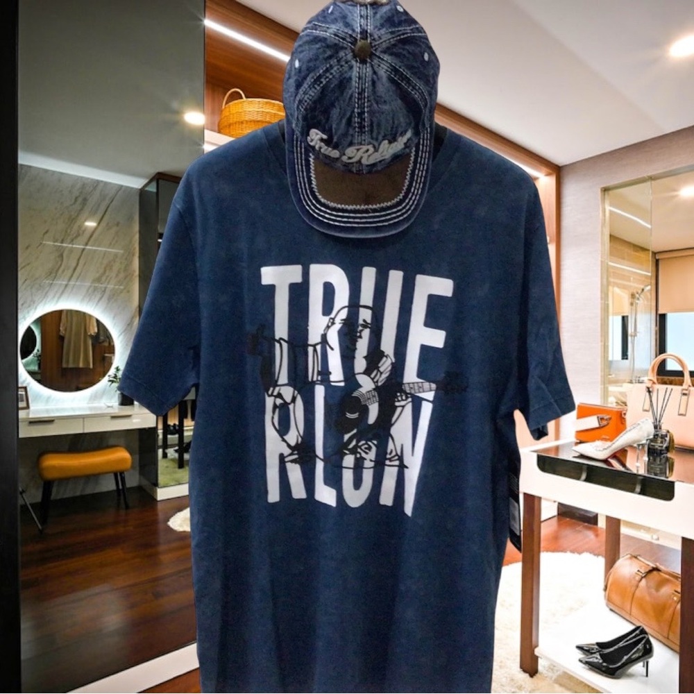 True Religion BUDDHA TEE &HAT NWT Size STYLED IN CA CAP' SET